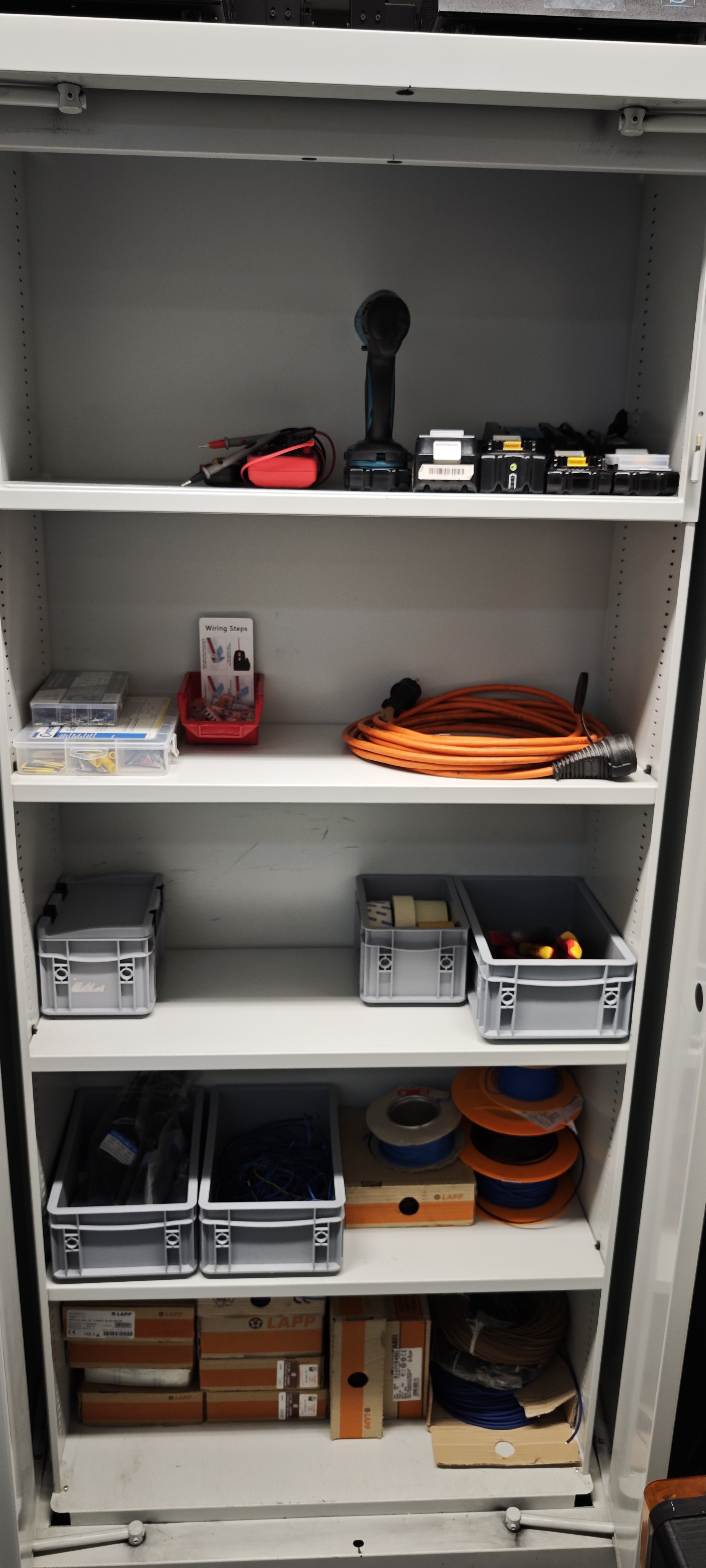 G00208%20-%20Stahlschrank2_1